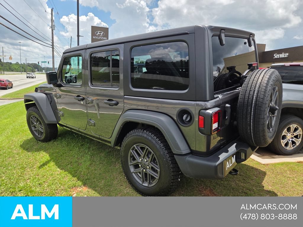 Used 2025 Jeep Wrangler Unlimited Sport AWD/4WD image 9