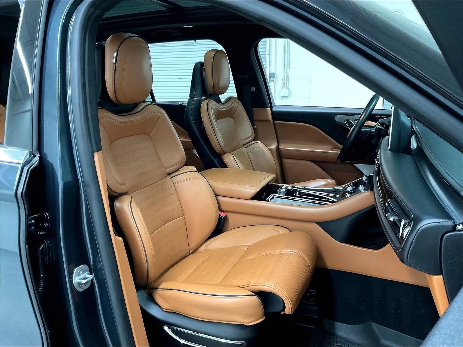 Used 2020 Lincoln Aviator Black Label w/ Dynamic Handling Package AWD/4WD image 13