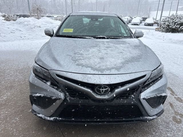 Used 2024 Toyota Camry SE image 2