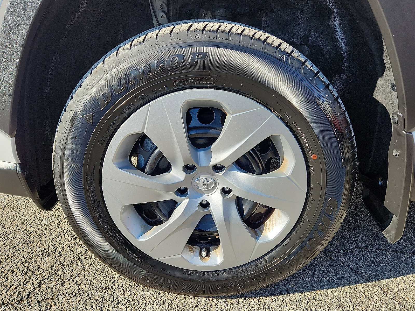 Used 2023 Toyota RAV4 LE image 8