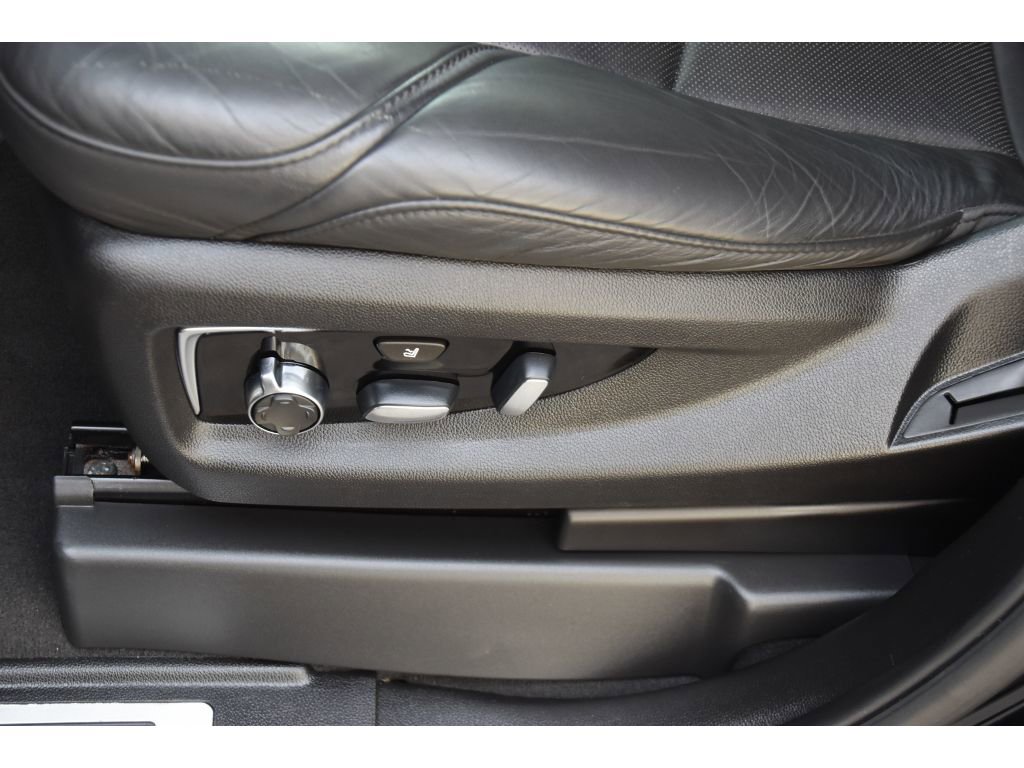 Used 2019 Cadillac Escalade ESV Platinum RWD image 35