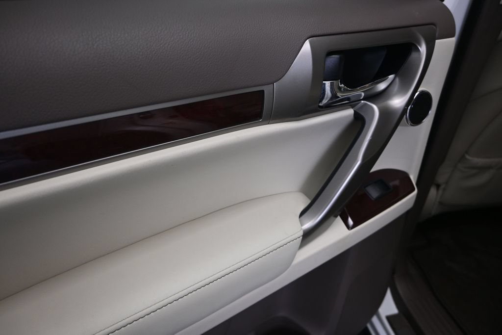 Used 2019 Lexus GX 460 Luxury AWD/4WD image 15