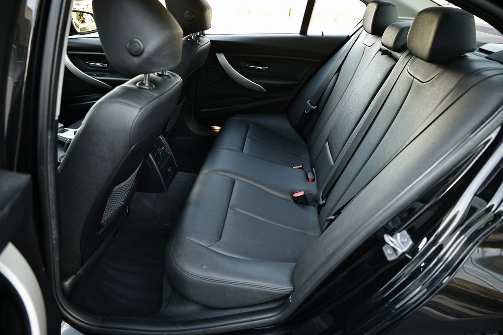 Used 2018 BMW 320i Sedan w/ Convenience Package image 24