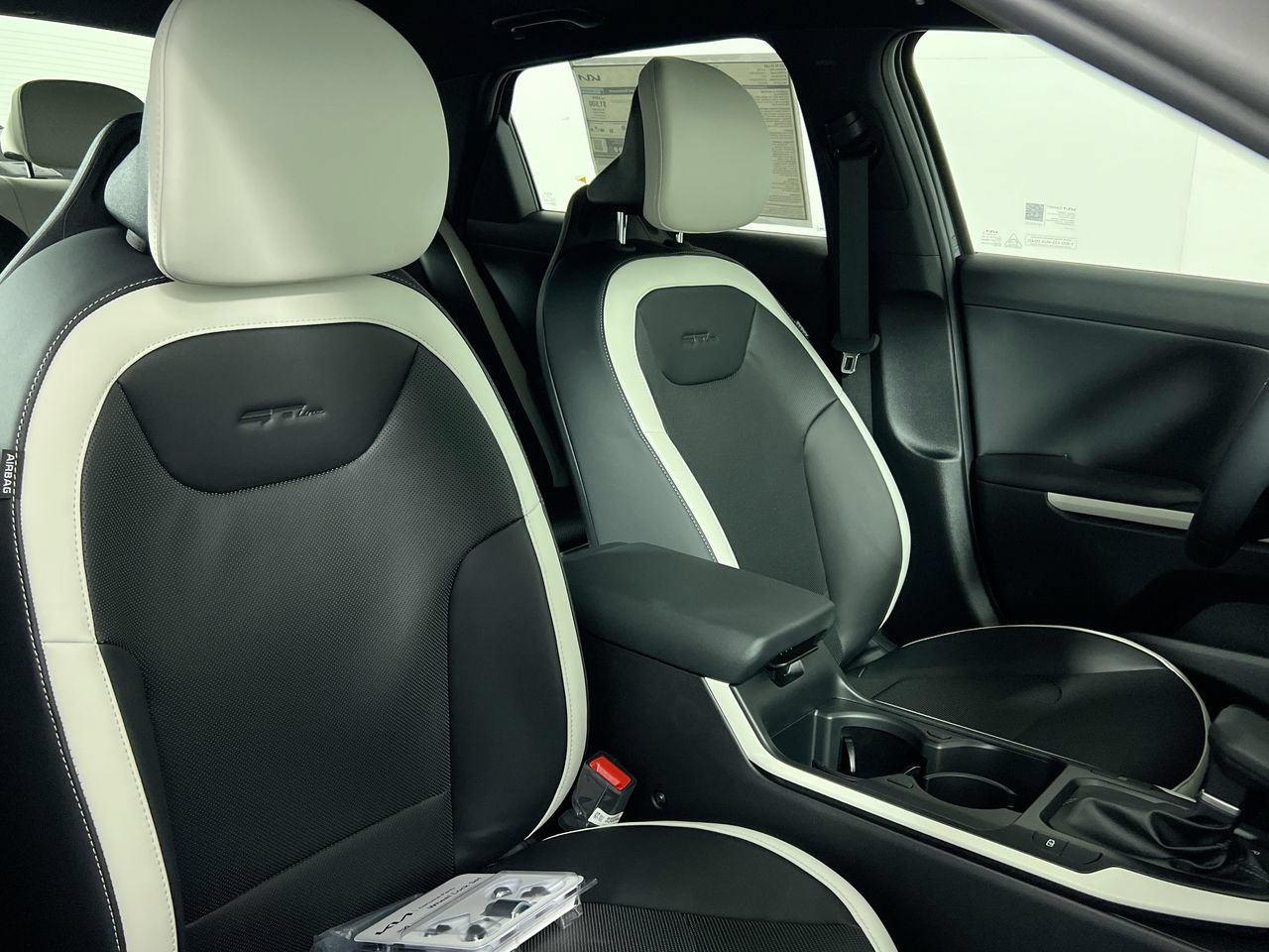 New 2026 Kia K4 GT-Line w/ GT-Line Premium Package FWD image 32