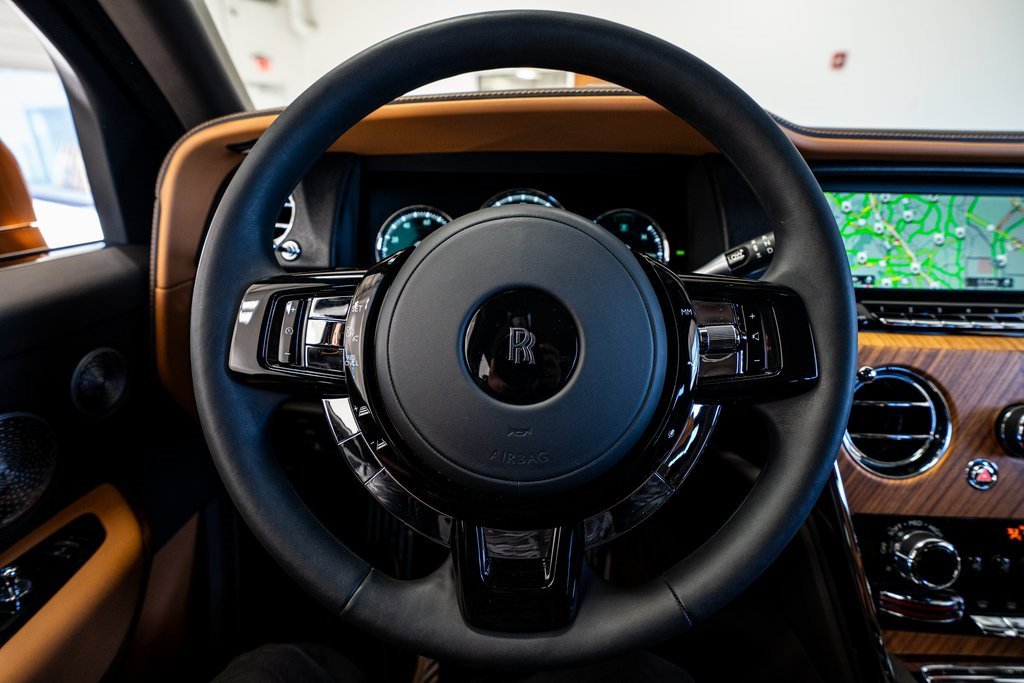 Used 2023 Rolls-Royce Cullinan w/ Cullinan Package image 44