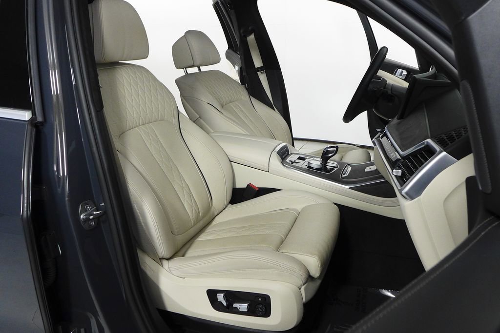Used 2023 BMW ALPINA XB7 AWD/4WD image 19