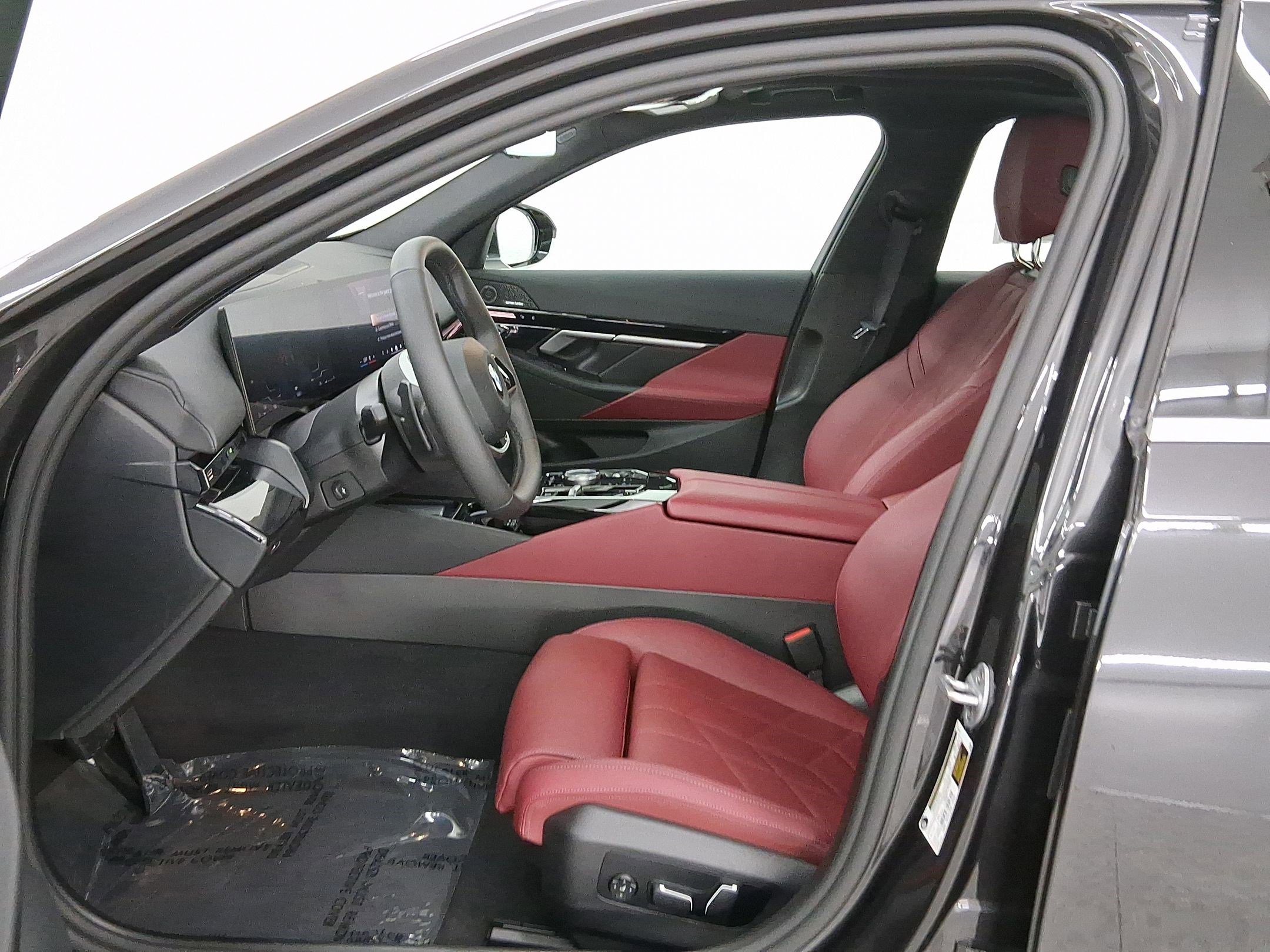 Certified 2025 BMW 530i image 4