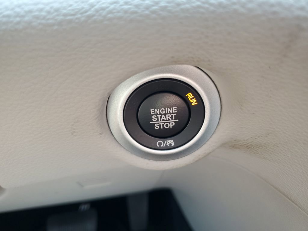 Used 2021 Chrysler Pacifica Touring-L FWD image 23