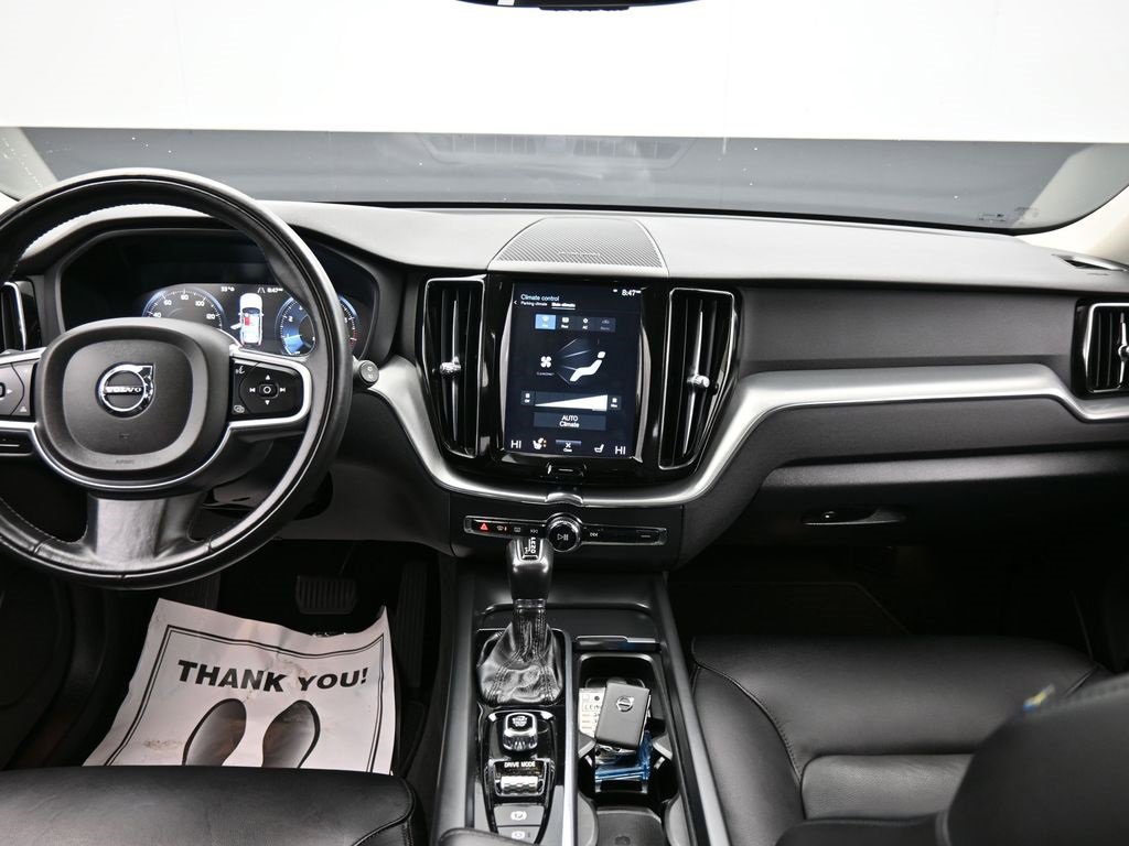 Used 2019 Volvo XC60 T6 Momentum w/ Multimedia Package image 16