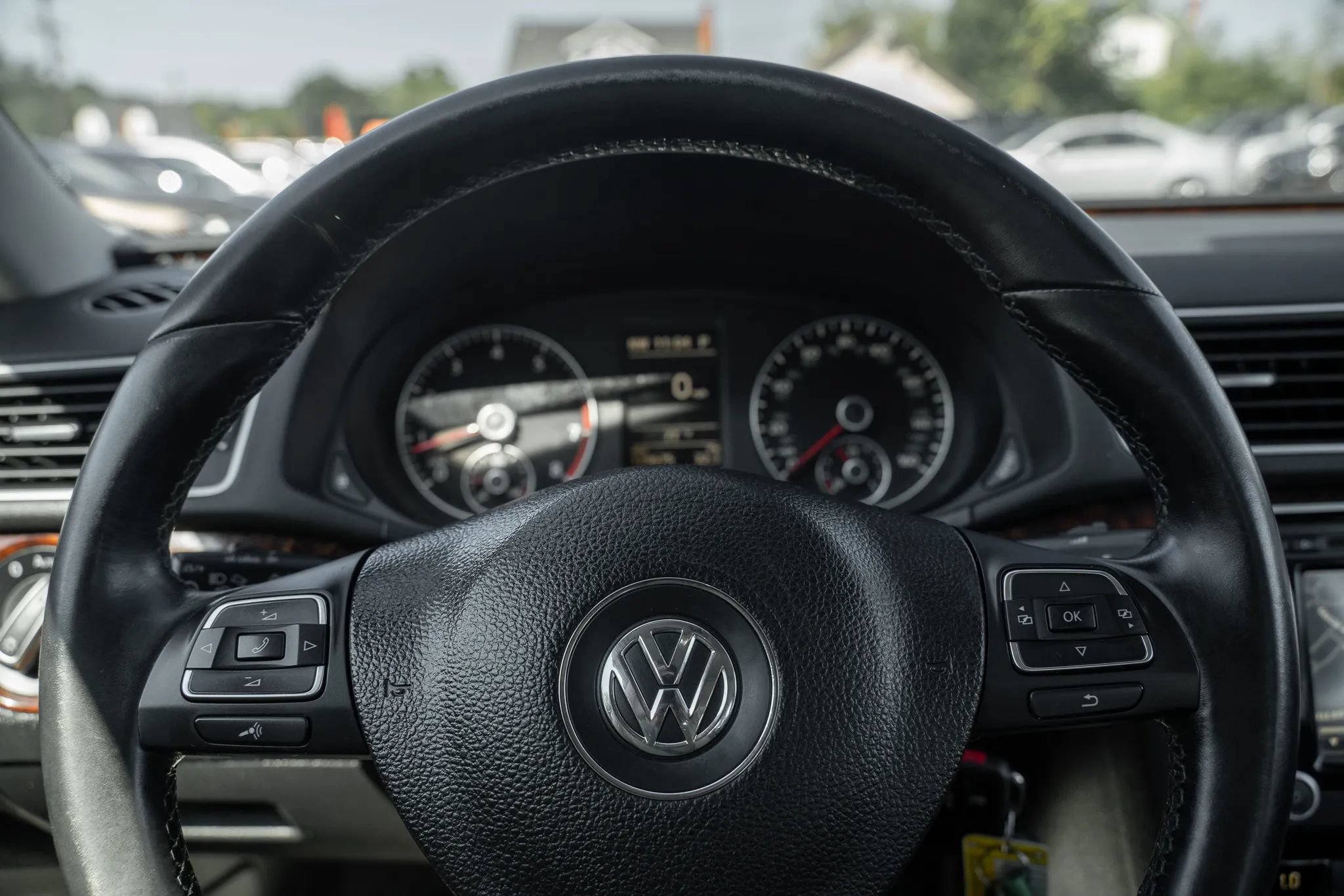 Used 2012 Volkswagen Passat 2.5 SEL FWD image 17