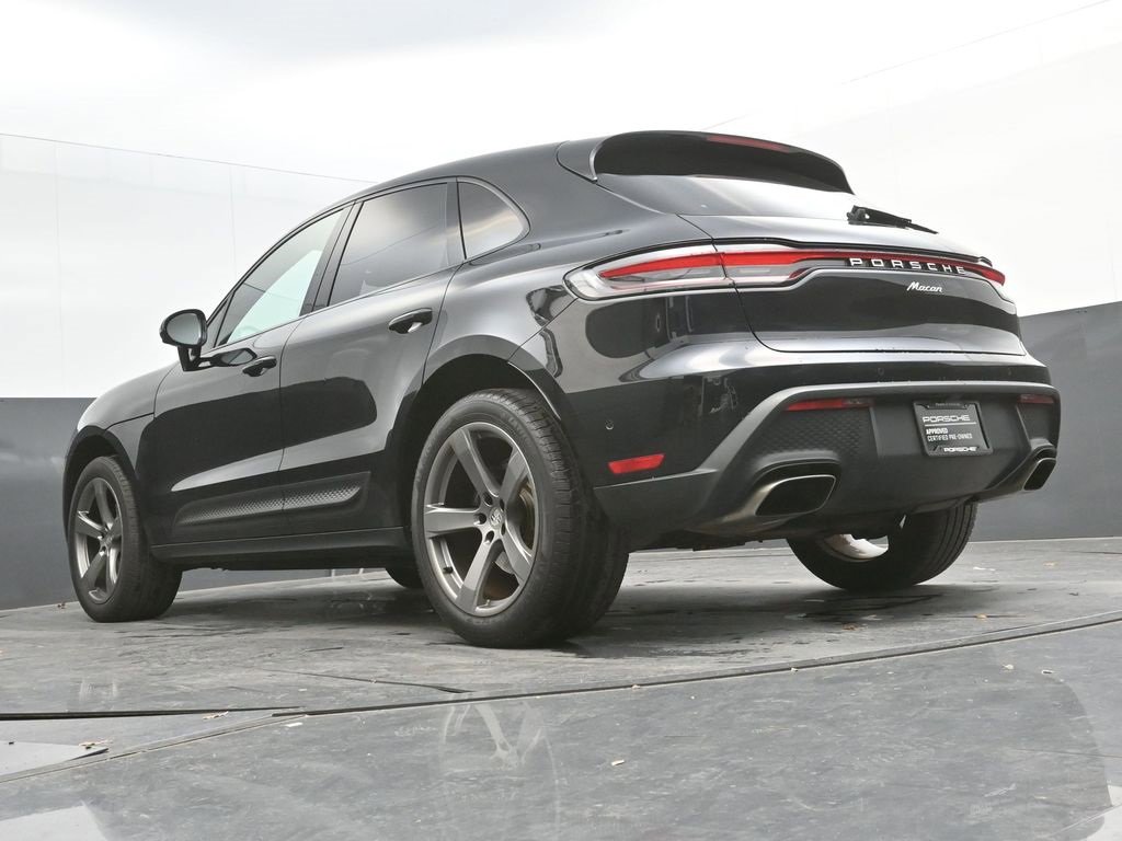 Used 2023 Porsche Macan Turbo image 18
