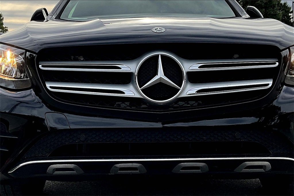 Used 2019 Mercedes-Benz GLC 300 4MATIC image 27