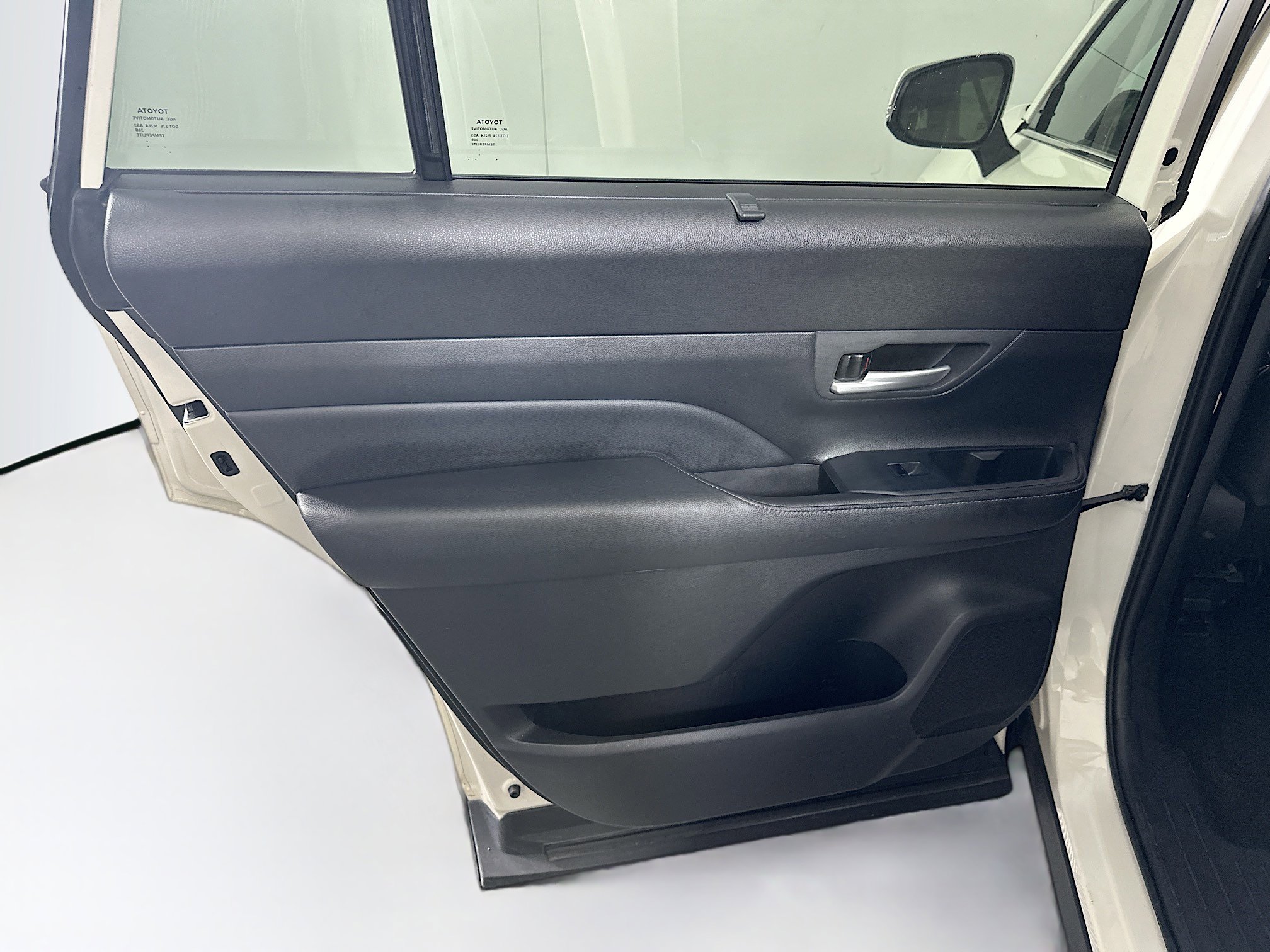 Used 2024 Toyota Grand Highlander XLE image 27