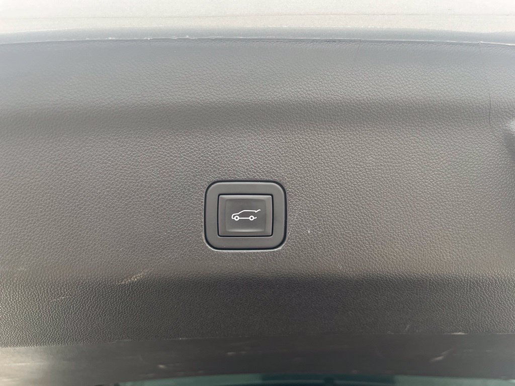 Used 2025 Chevrolet Tahoe LT AWD/4WD image 11