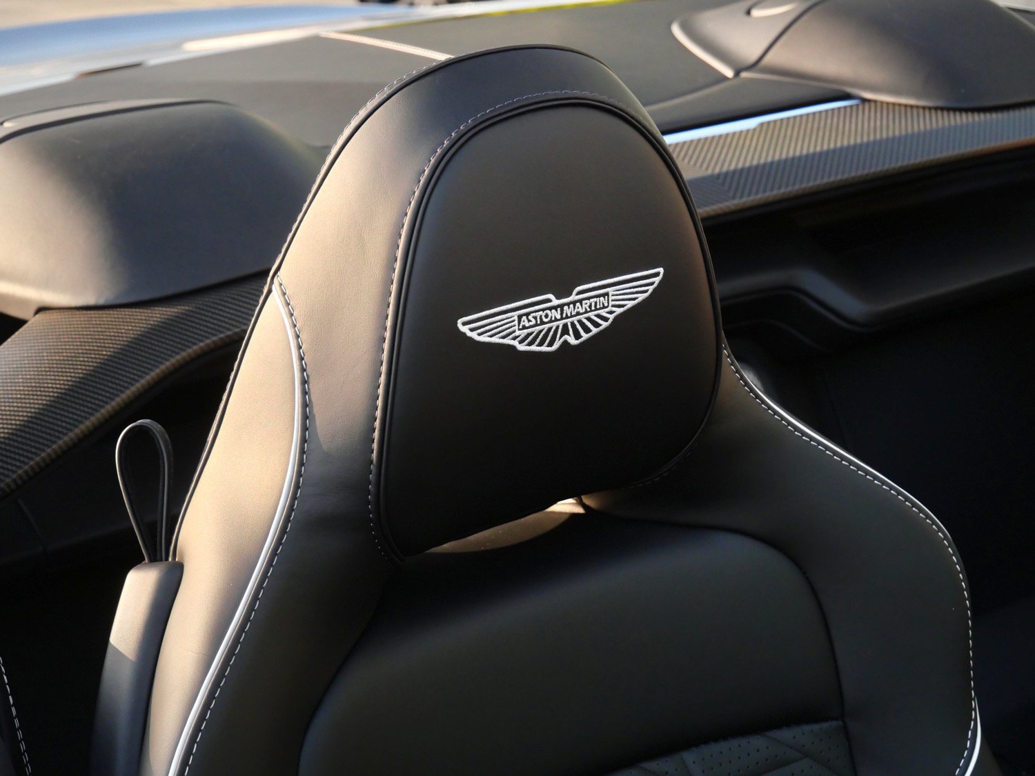 New 2026 Aston Martin Vanquish Convertible RWD image 5