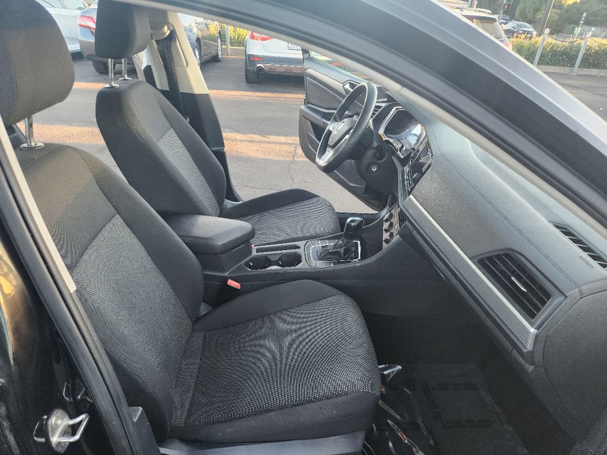 Used 2020 Volkswagen Jetta SE image 14