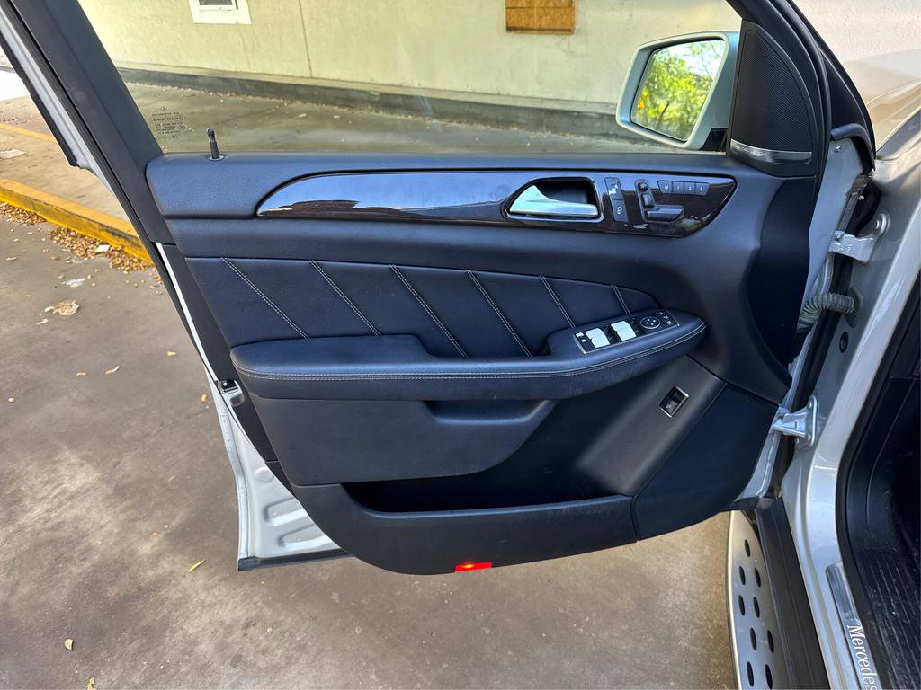 Used 2015 Mercedes-Benz GL 450 4MATIC w/ Appearance Package image 35