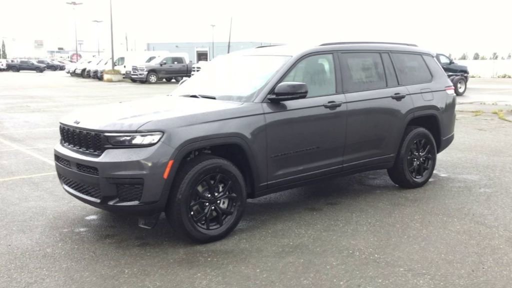 New 2025 Jeep Grand Cherokee L Laredo w/ Trailer Tow Package image 4