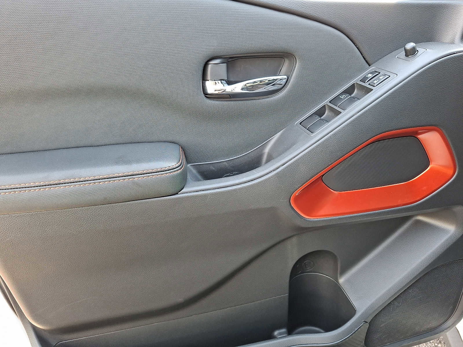 Used 2024 Nissan Frontier PRO-4X w/ Off-Road Protection Package image 10