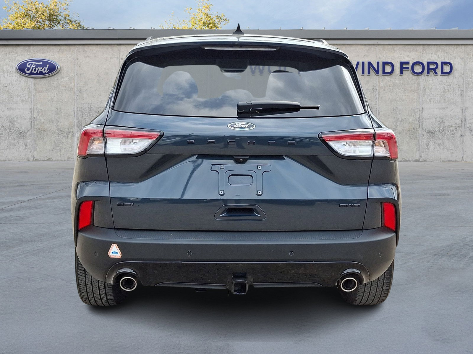 Certified 2022 Ford Escape SEL w/ SEL Stealth AWD Package image 5