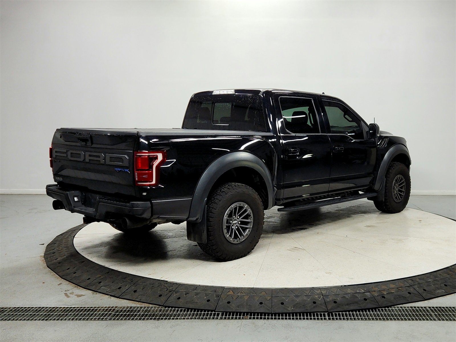Used 2019 Ford F150 Raptor w/ Equipment Group 802A Luxury image 7