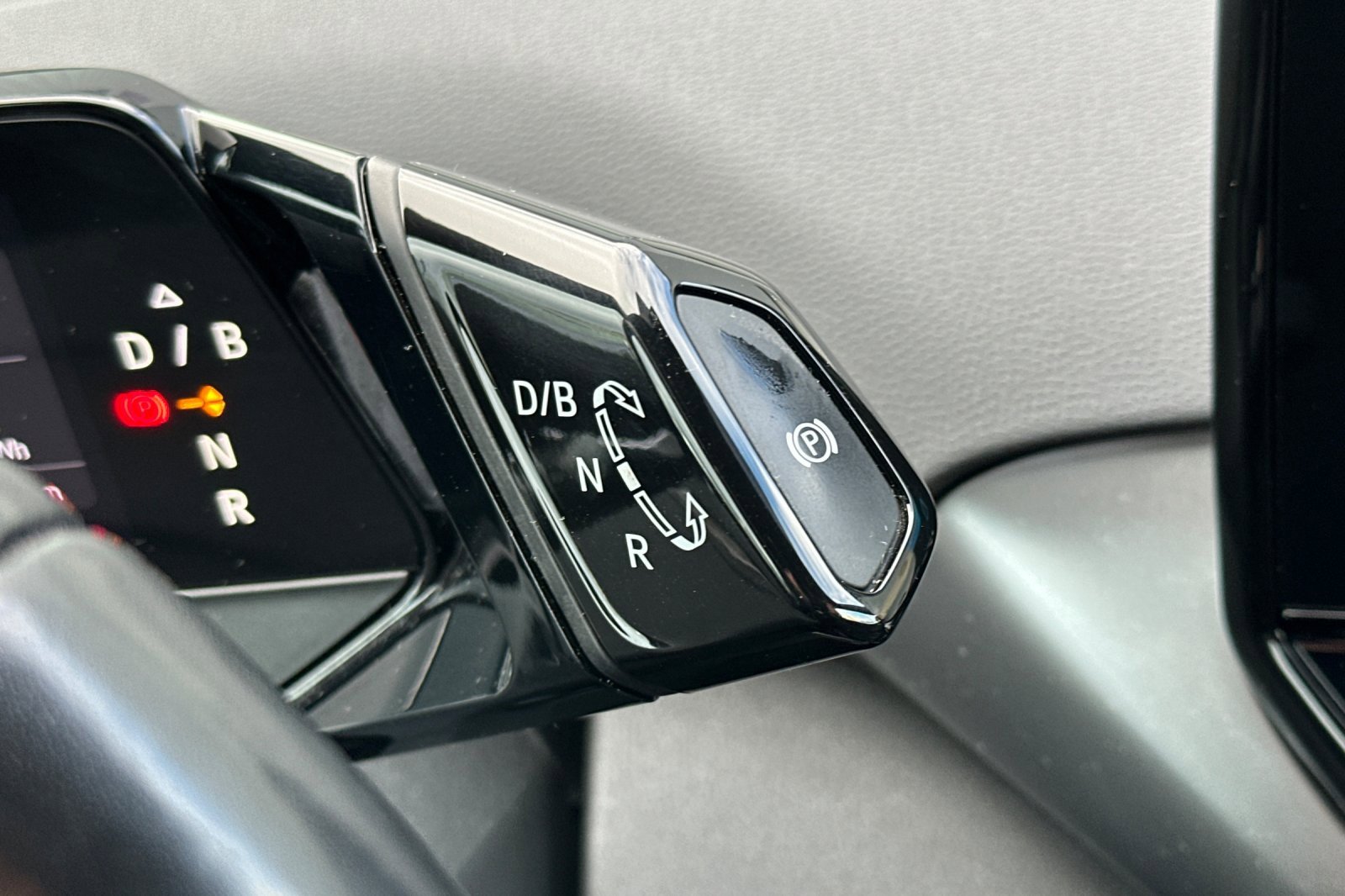 Used 2021 Volkswagen ID.4 Pro w/ ID.4 Protection Package (IPT) image 24