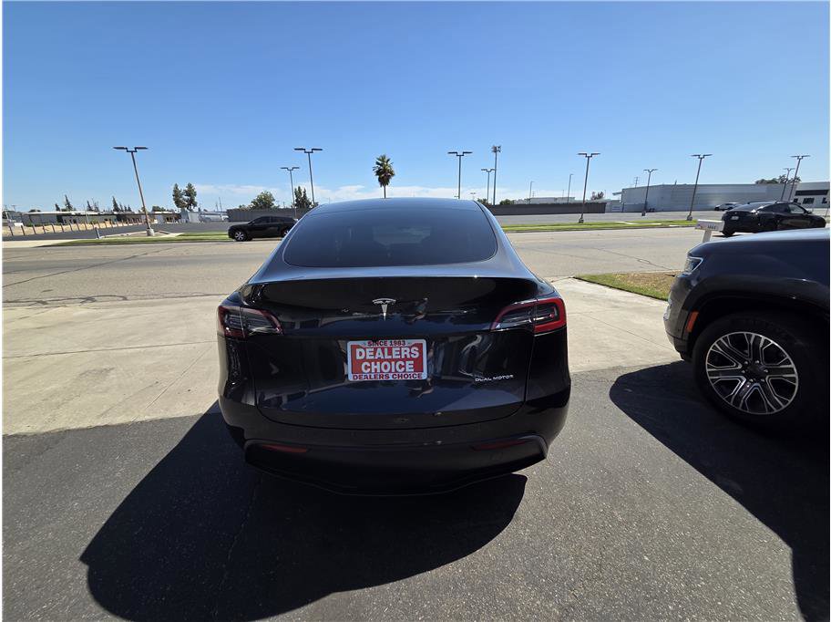 Used 2024 Tesla Model Y Long Range AWD/4WD image 6