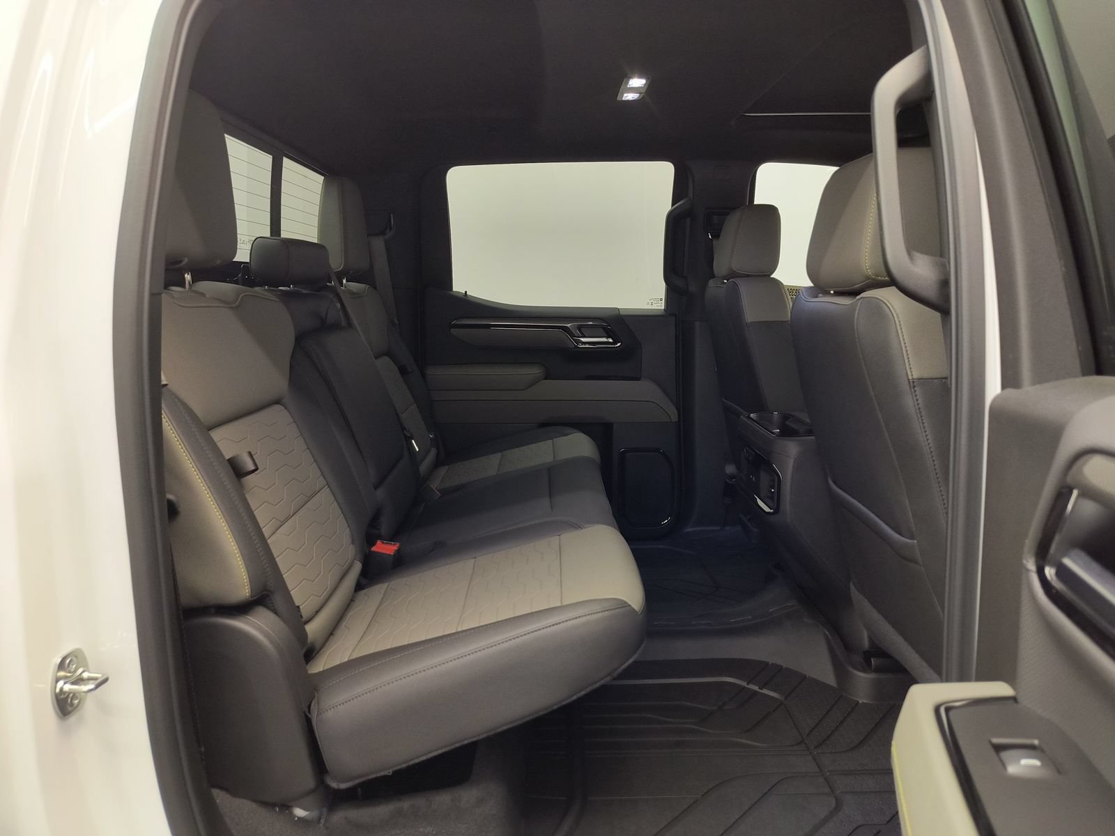 New 2026 Chevrolet Silverado 1500 ZR2 AWD/4WD image 31