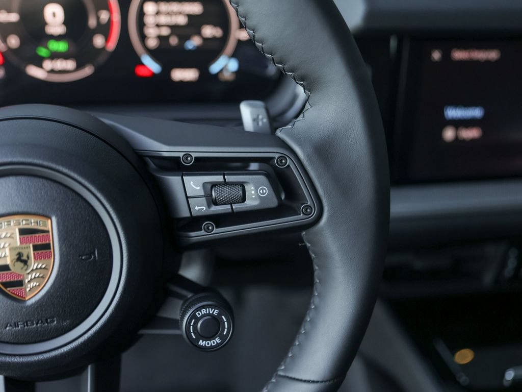 New 2026 Porsche Cayenne E-Hybrid Coupe AWD/4WD image 20