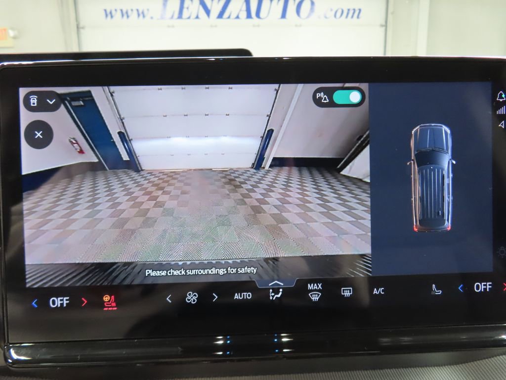 Used 2025 Ford Expedition Active image 20