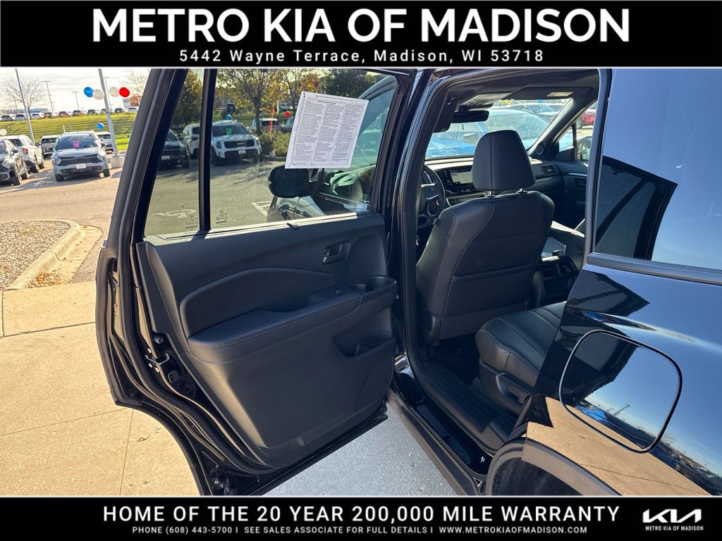 Used 2023 Honda Passport TrailSport image 32