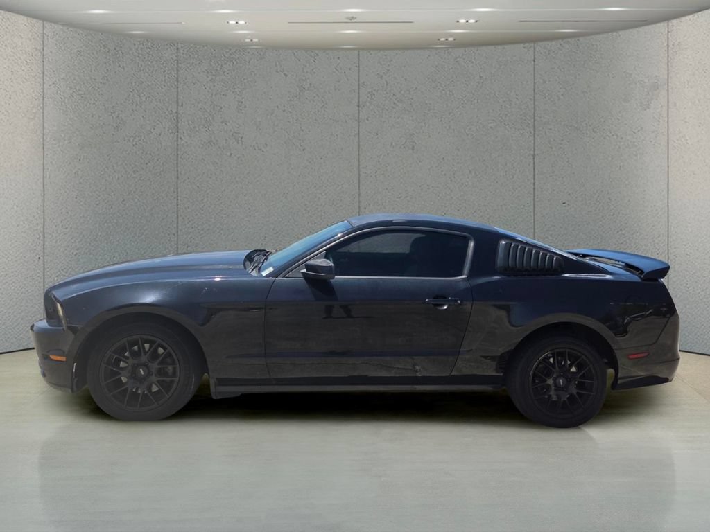 Used 2014 Ford Mustang Premium RWD image 10