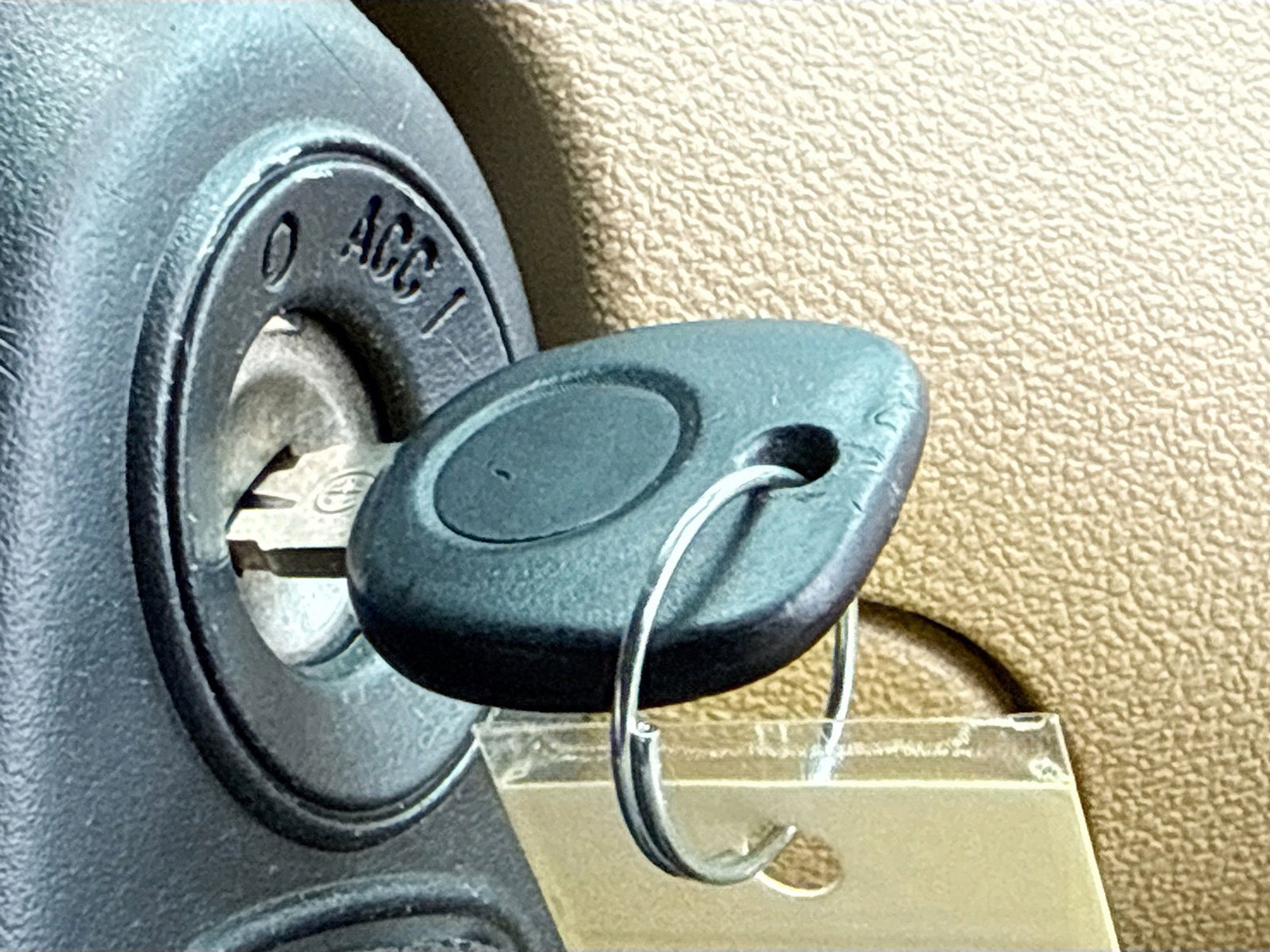 Used 2006 Pontiac Solstice Convertible w/ Premium Package image 8