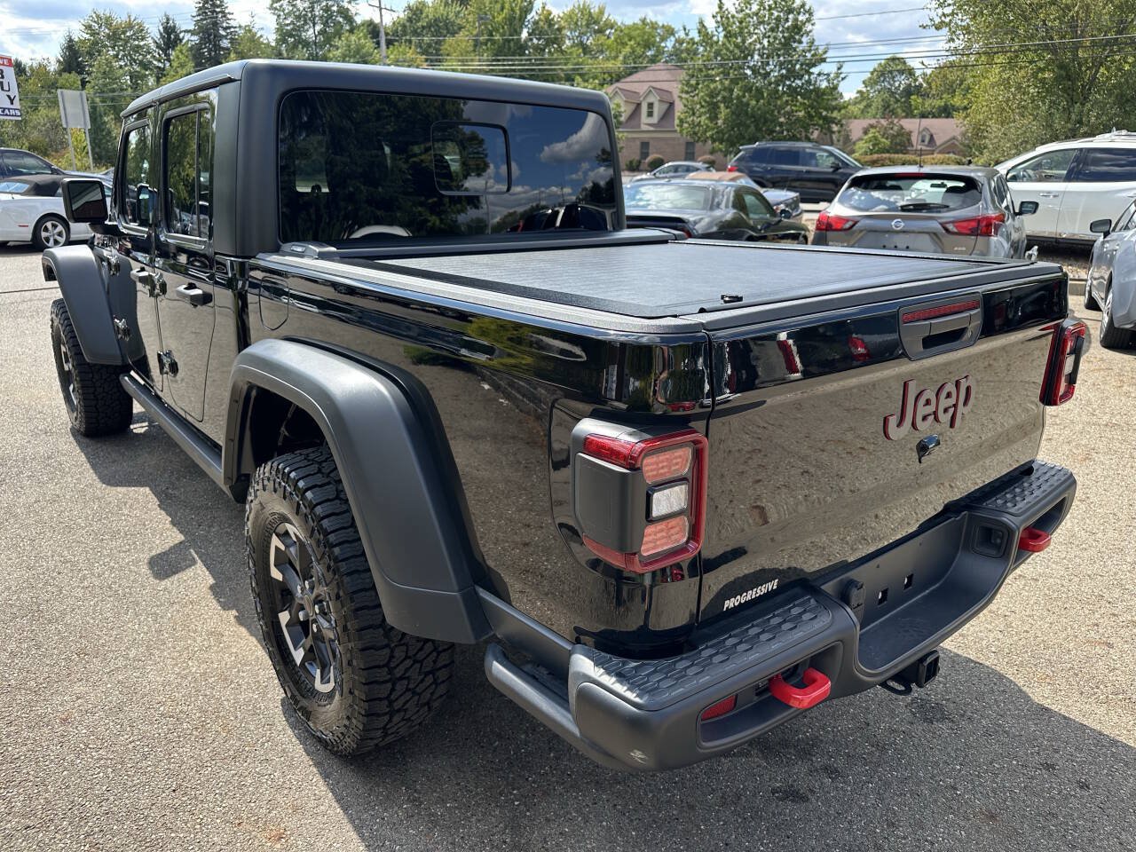 Used 2025 Jeep Gladiator Rubicon w/ Convenience Group AWD/4WD image 4