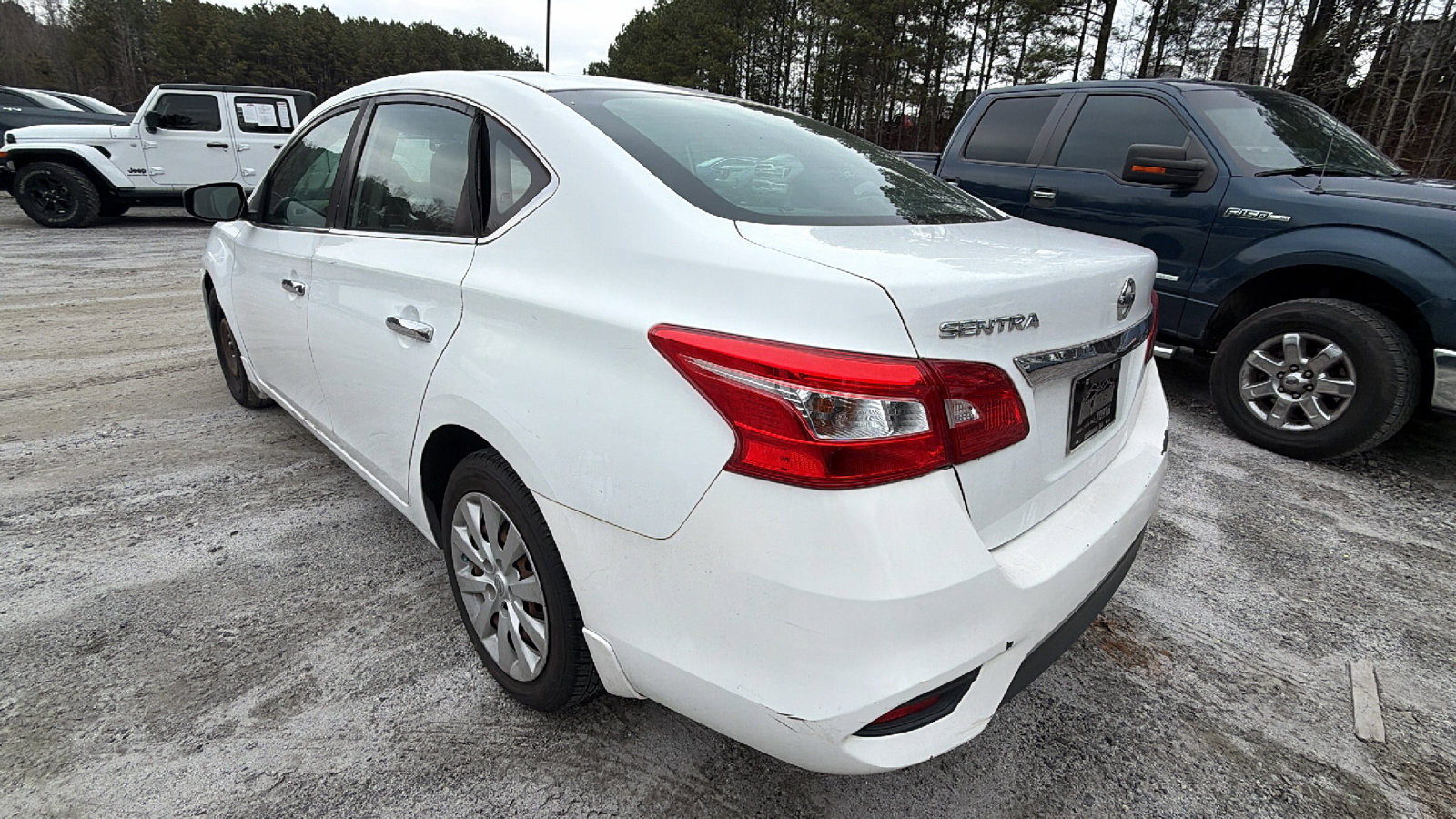 Used 2017 Nissan Sentra S image 10