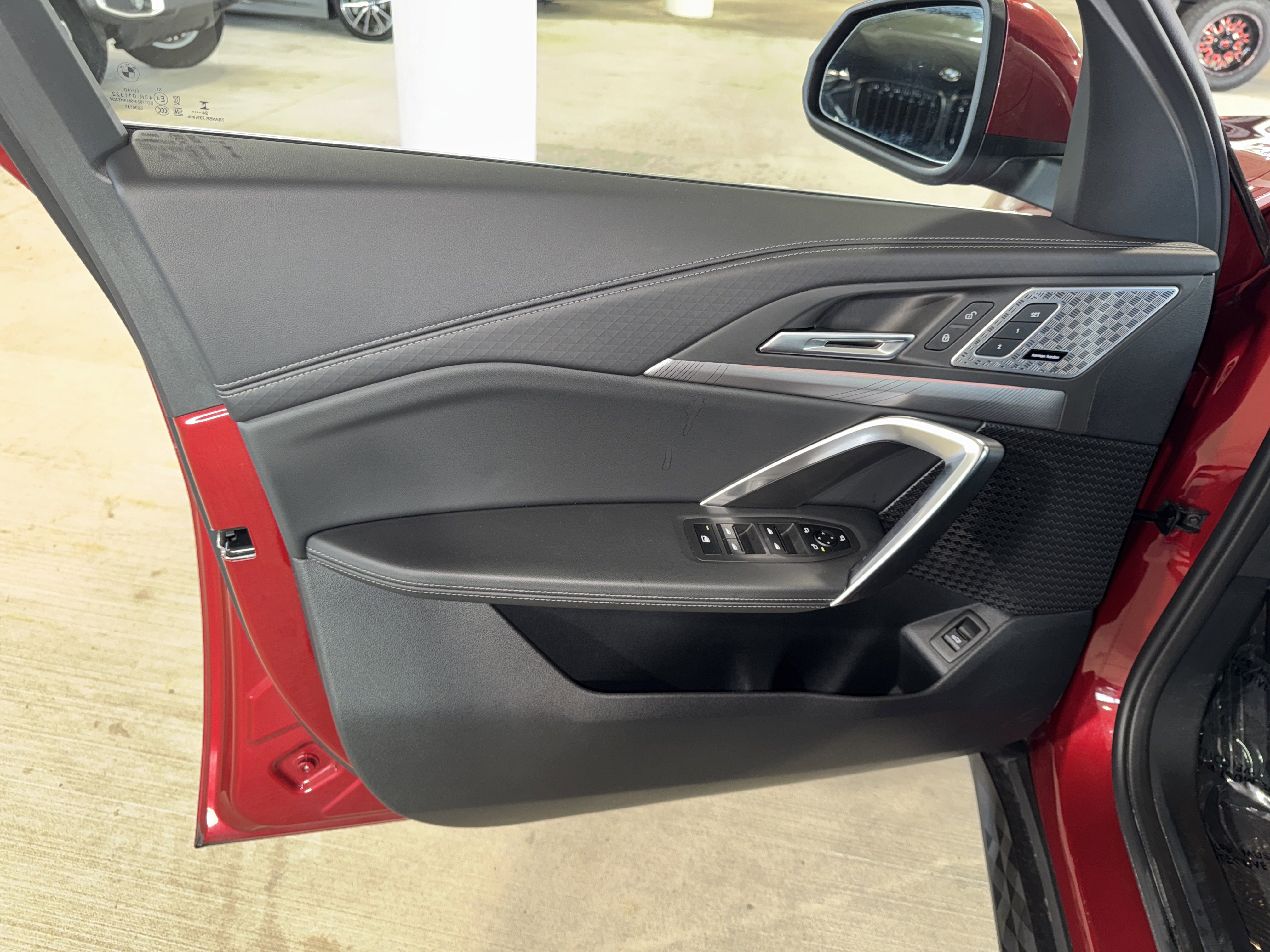 Certified 2025 BMW X2 xDrive28i w/ Premium Package image 17