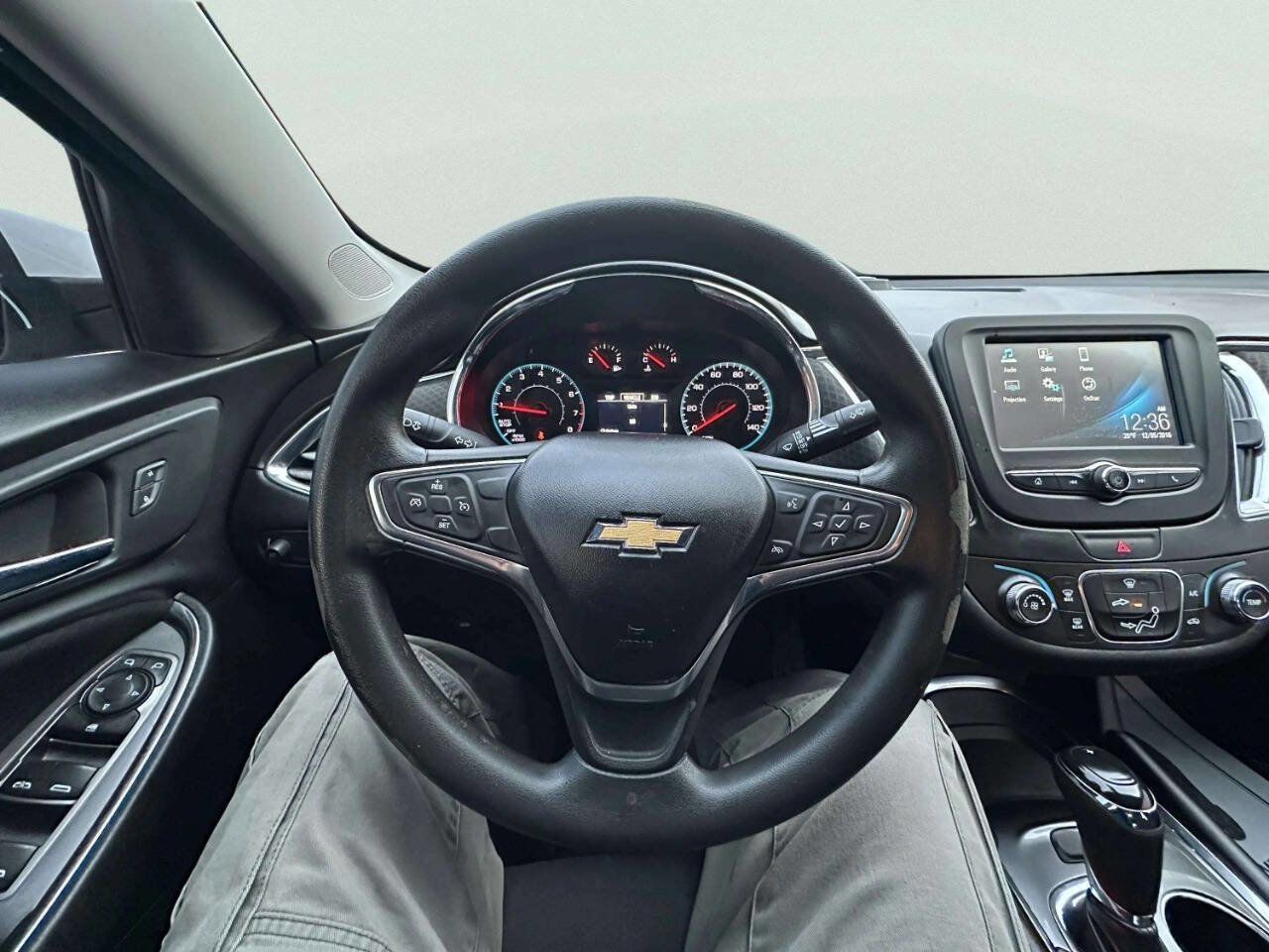 Used 2017 Chevrolet Malibu LT image 16