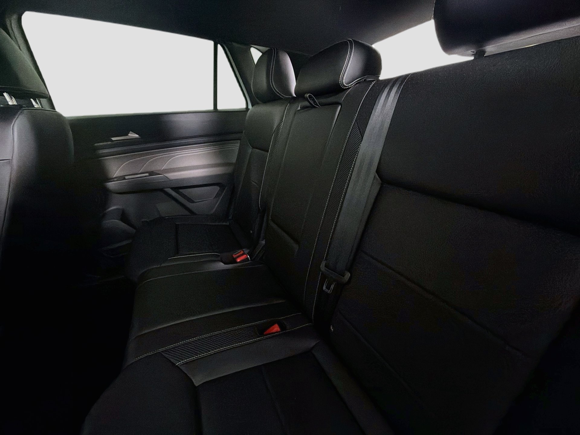 Certified 2023 Volkswagen Atlas Cross Sport SE FWD image 21