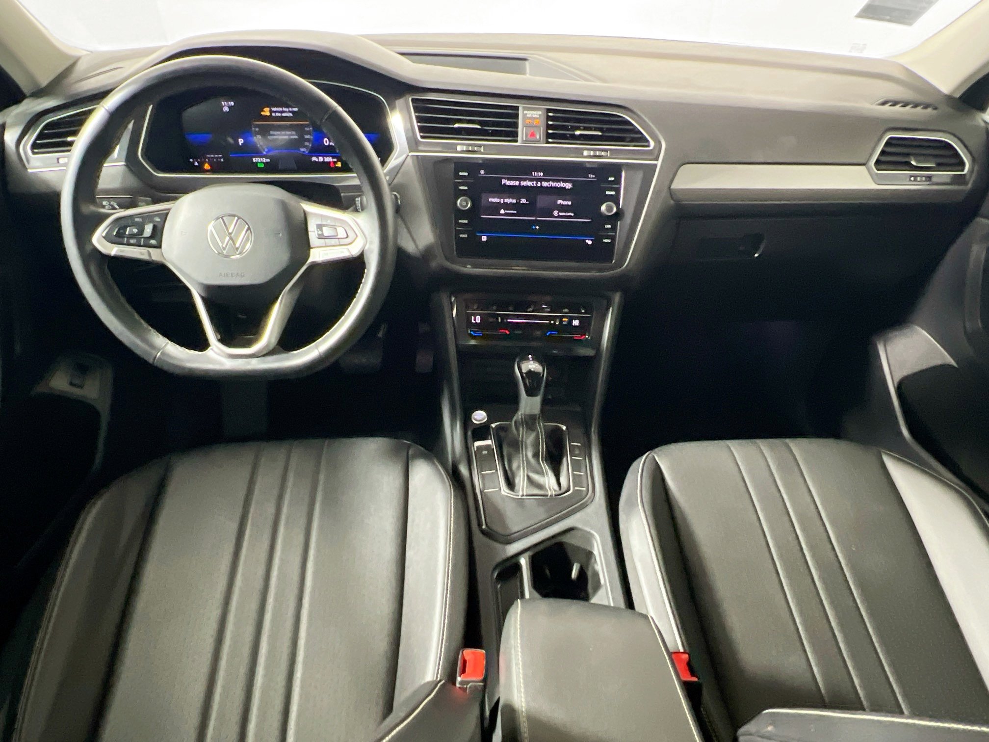 Used 2024 Volkswagen Tiguan SE FWD image 30