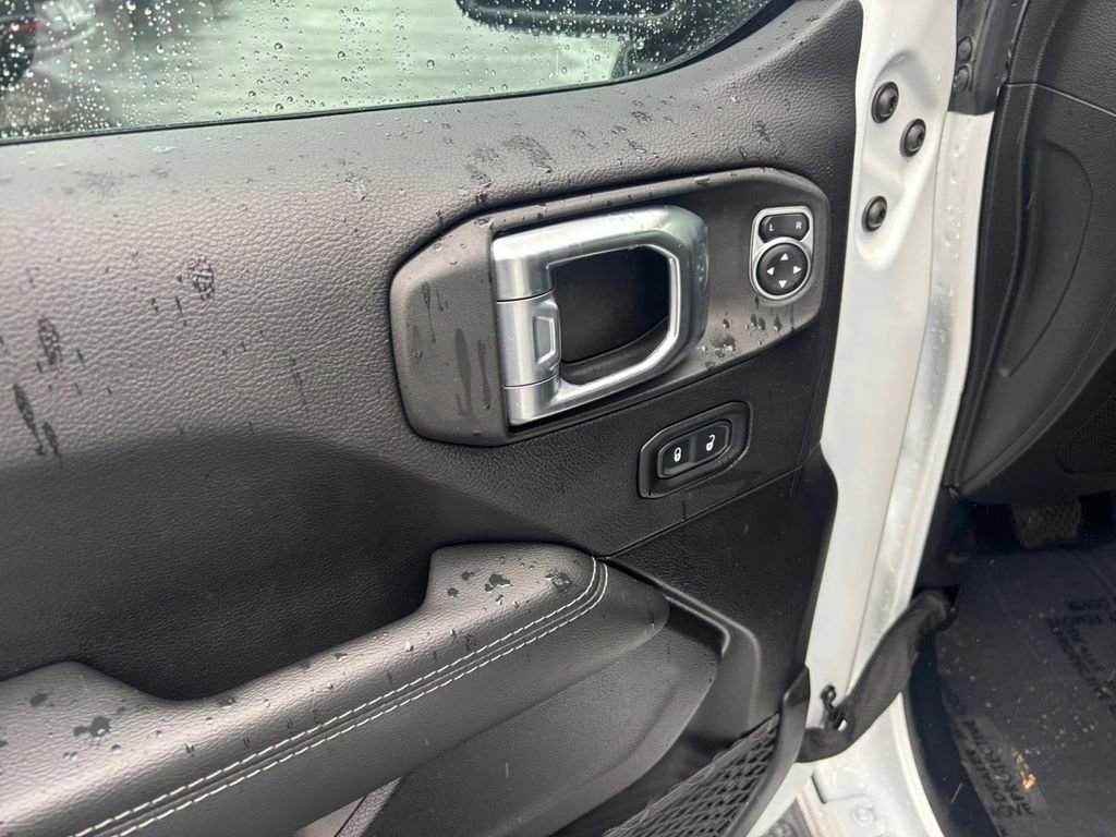 Certified 2022 Jeep Wrangler Unlimited Sahara w/ Cold Weather Group image 12