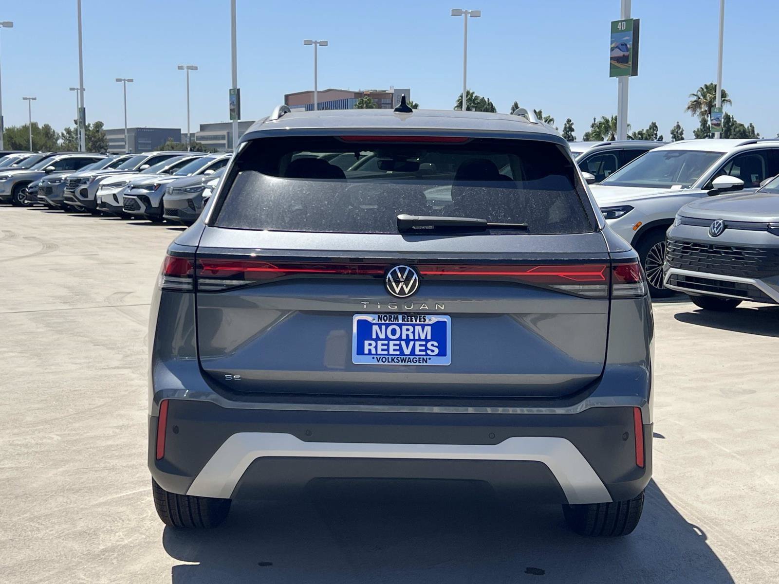 New 2026 Volkswagen Tiguan SE FWD image 5