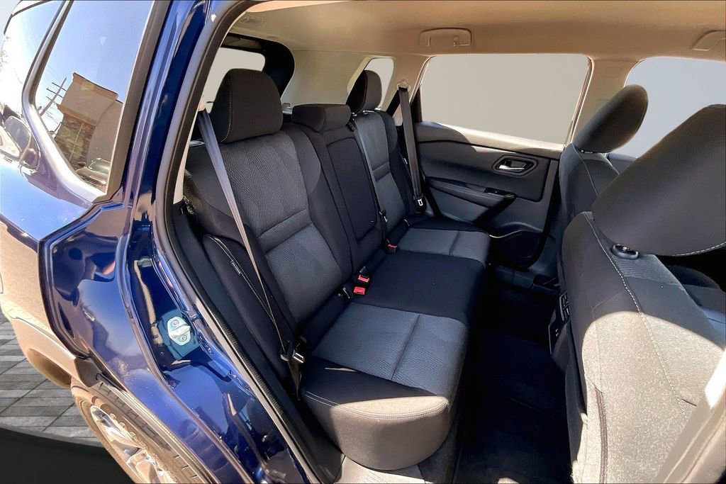 Used 2025 Nissan Rogue SV image 25