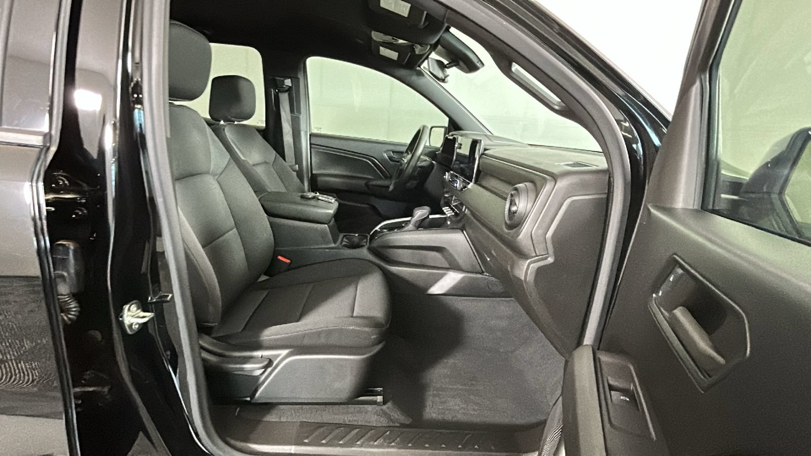 Used 2024 Chevrolet Colorado Trail Boss w/ Safety Package AWD/4WD image 36