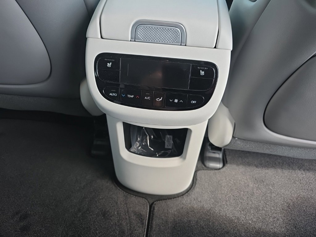 New 2026 Hyundai Ioniq 9 SEL image 18