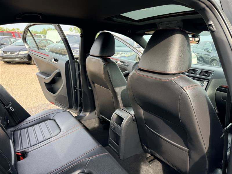 Used 2017 Volkswagen Jetta GLI FWD image 18