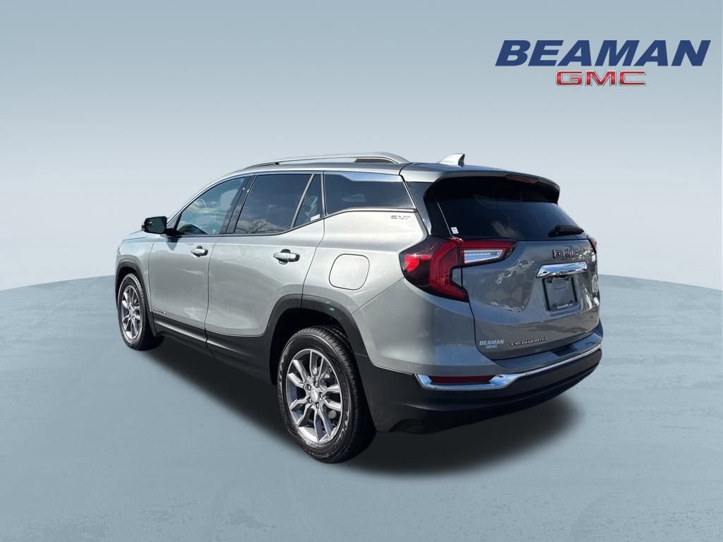 Used 2024 GMC Terrain SLT image 5