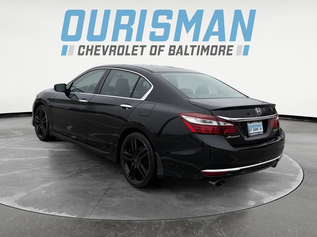 Used 2017 Honda Accord Sport image 4