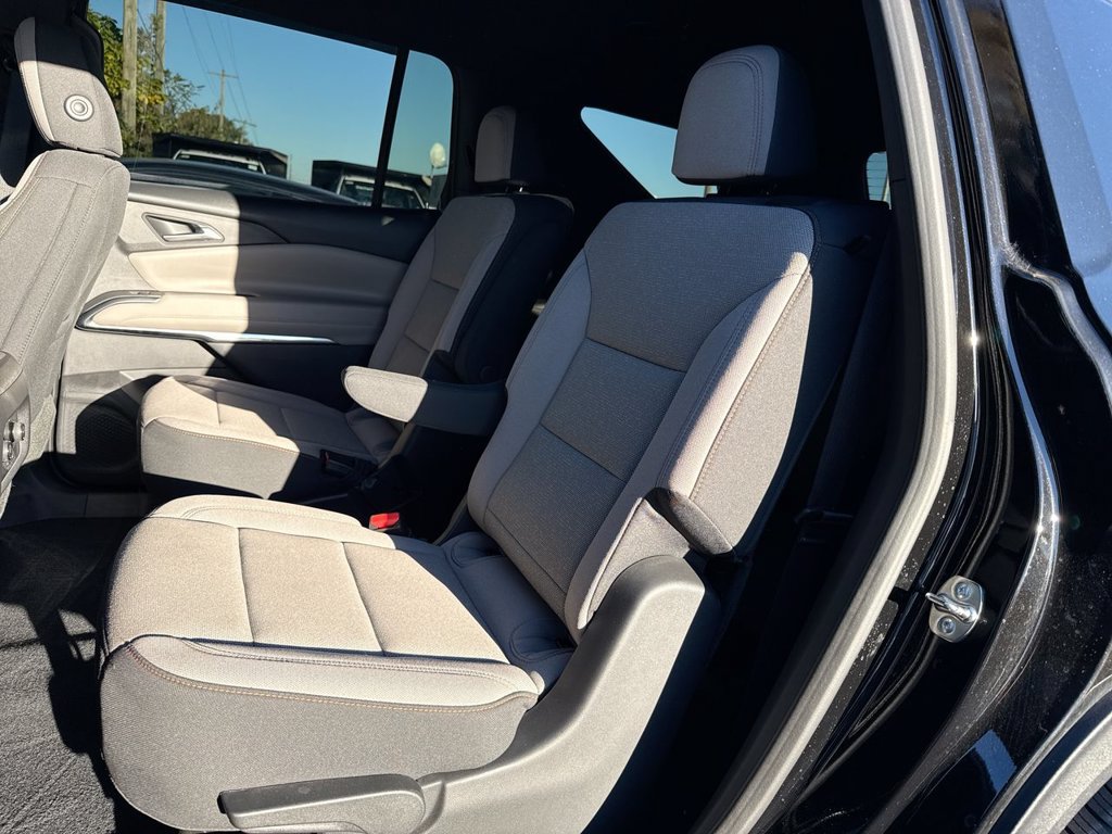 Used 2026 Chevrolet Traverse LT w/ Midnight/Sport Edition FWD image 13