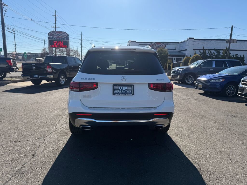 Used 2022 Mercedes-Benz GLB 250 4MATIC image 6