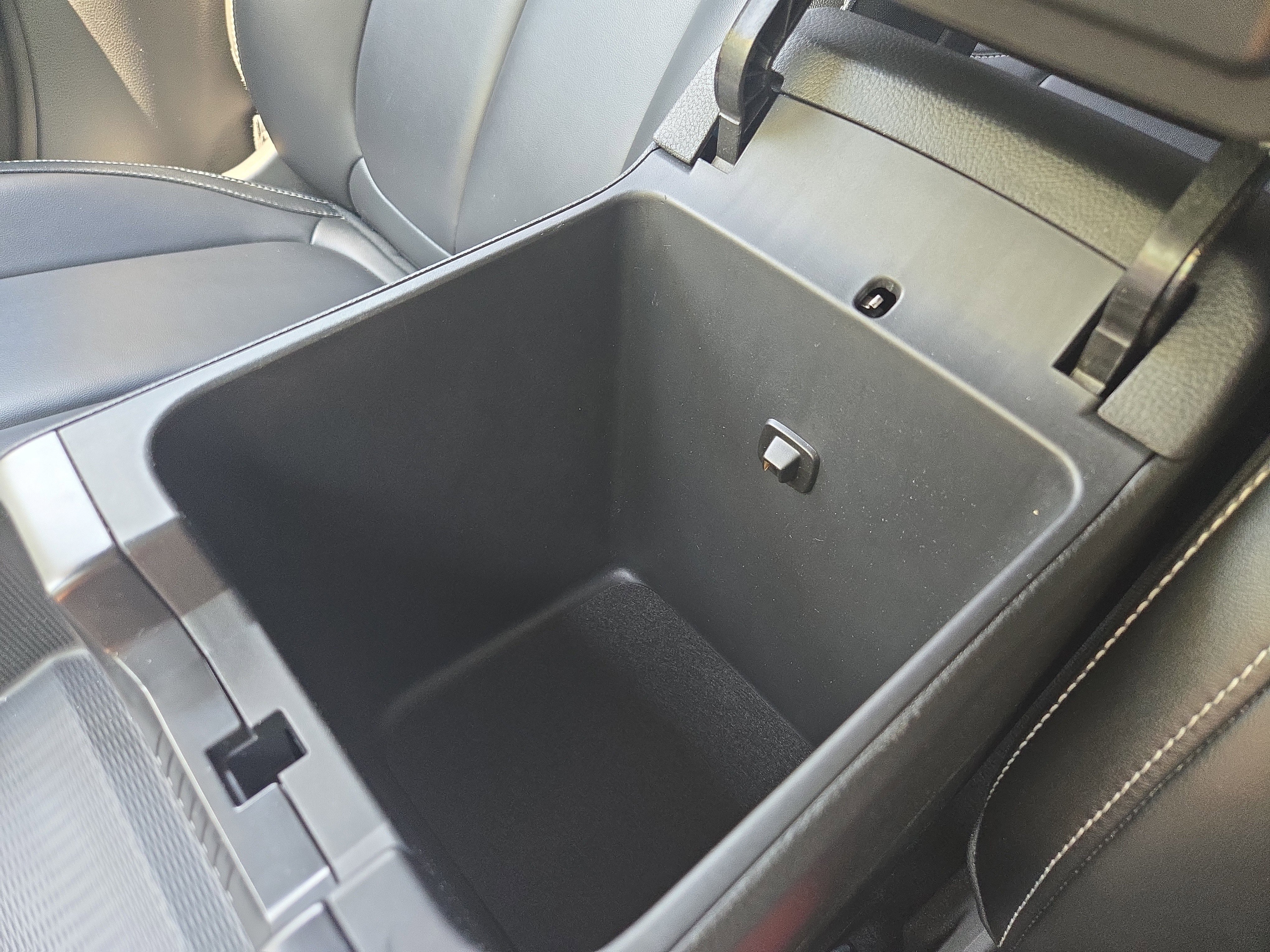 Used 2024 Jeep Grand Cherokee Limited image 24